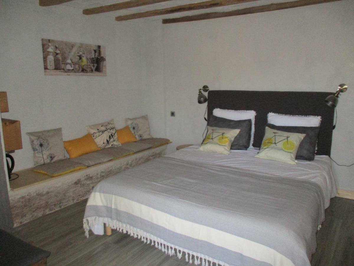 La Grange Aux Hirondelles Bed & Breakfast Sancoins Dış mekan fotoğraf