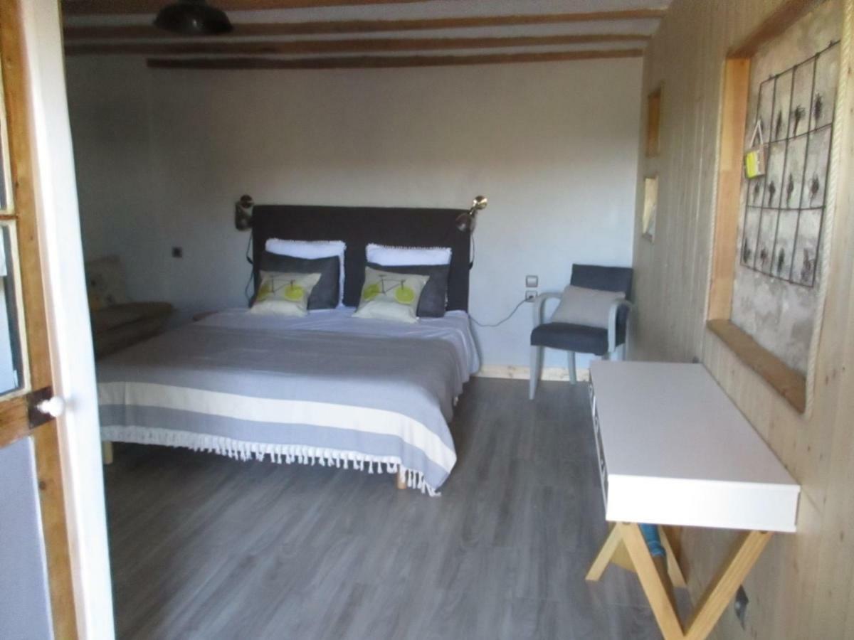 La Grange Aux Hirondelles Bed & Breakfast Sancoins Dış mekan fotoğraf